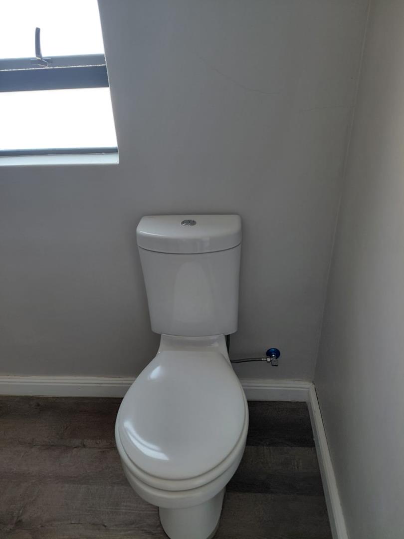 To Let 1 Bedroom Property for Rent in Protea Heights Western Cape